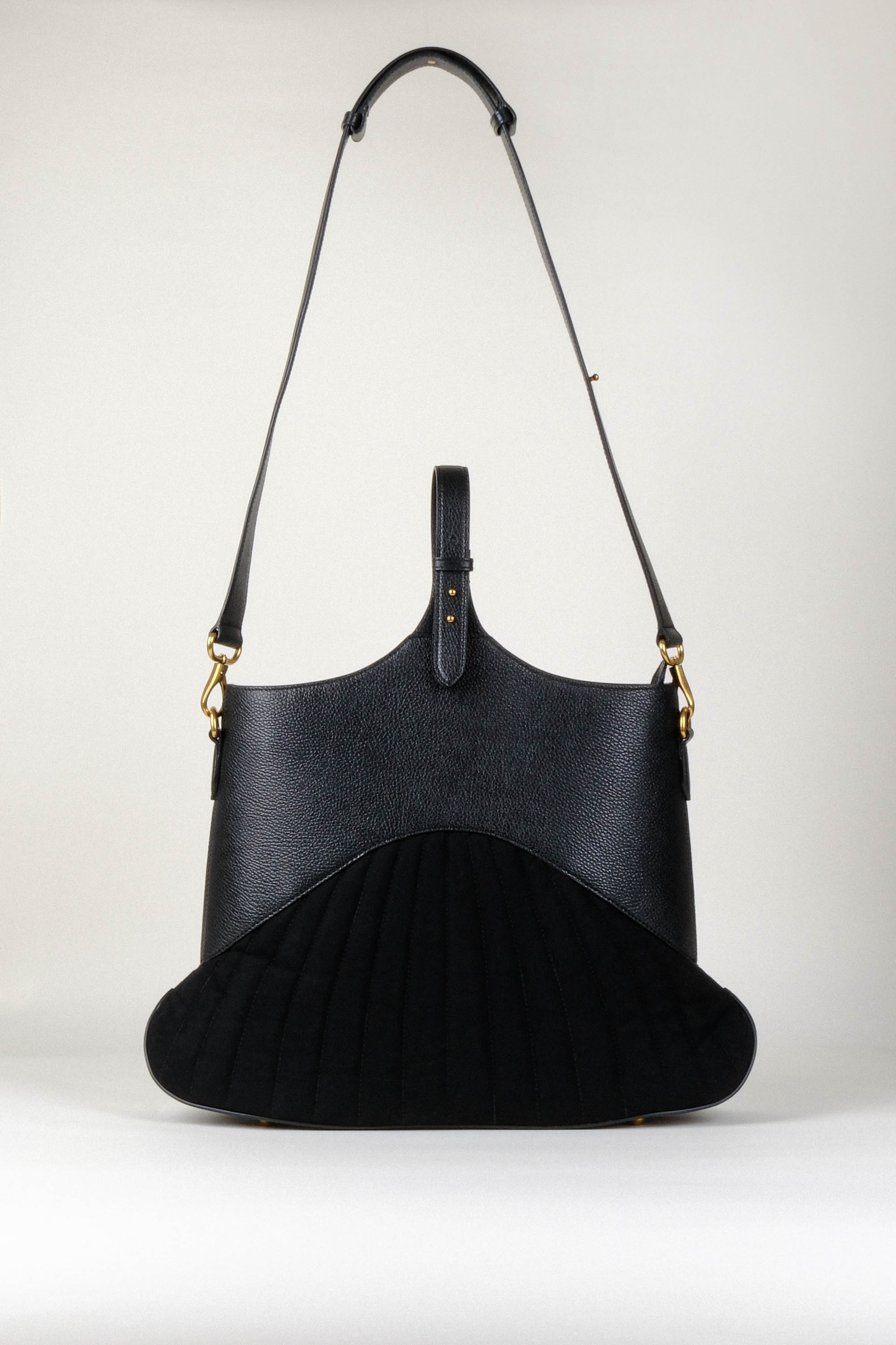 Black Gallery Bag (Medium)