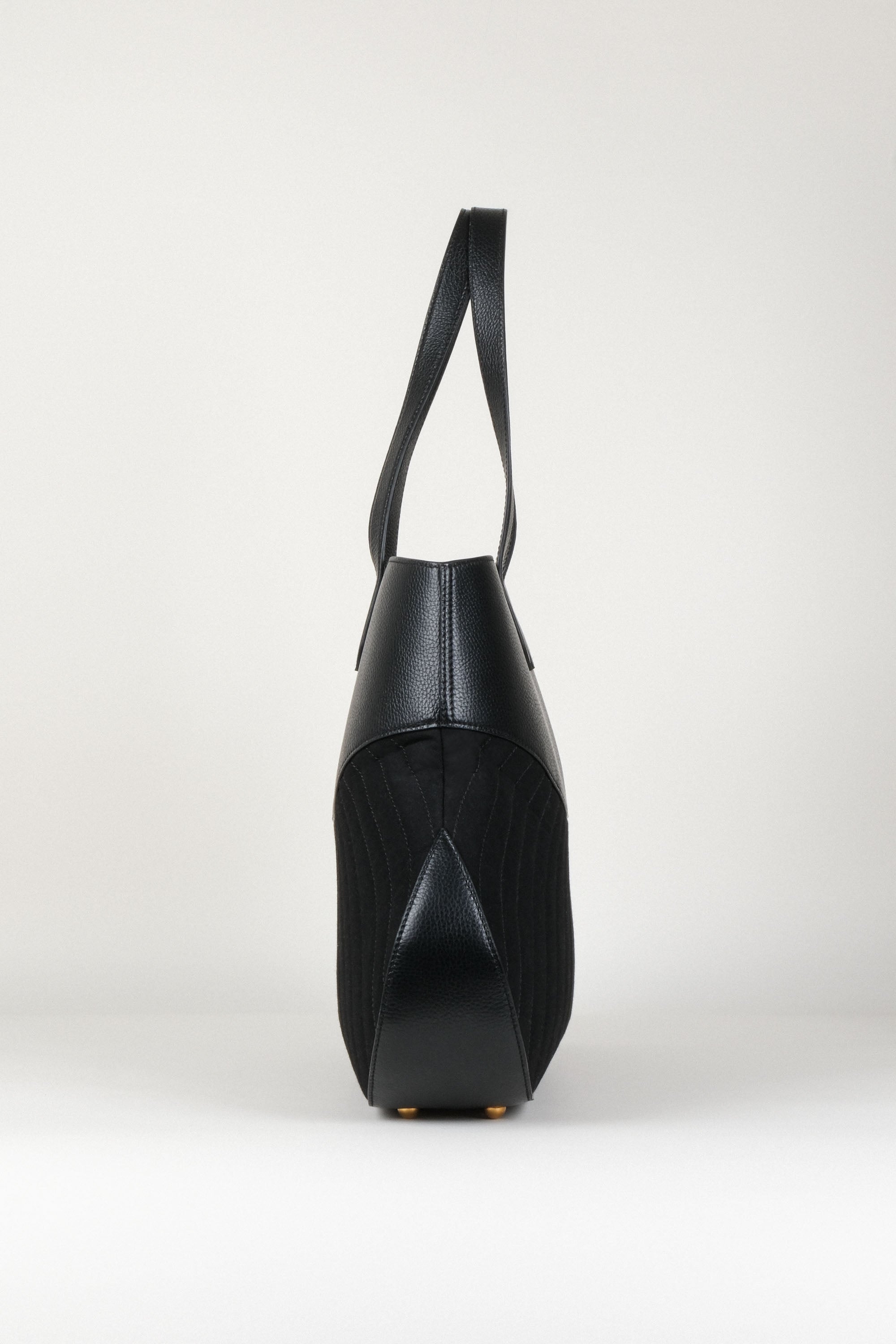 Black Studio Bag (Medium)