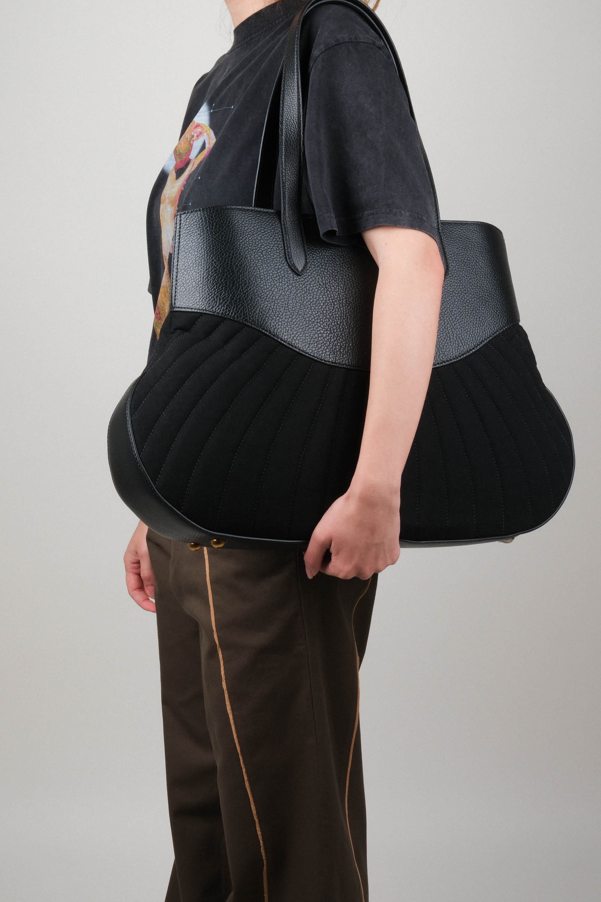 Black Studio Bag (Medium)