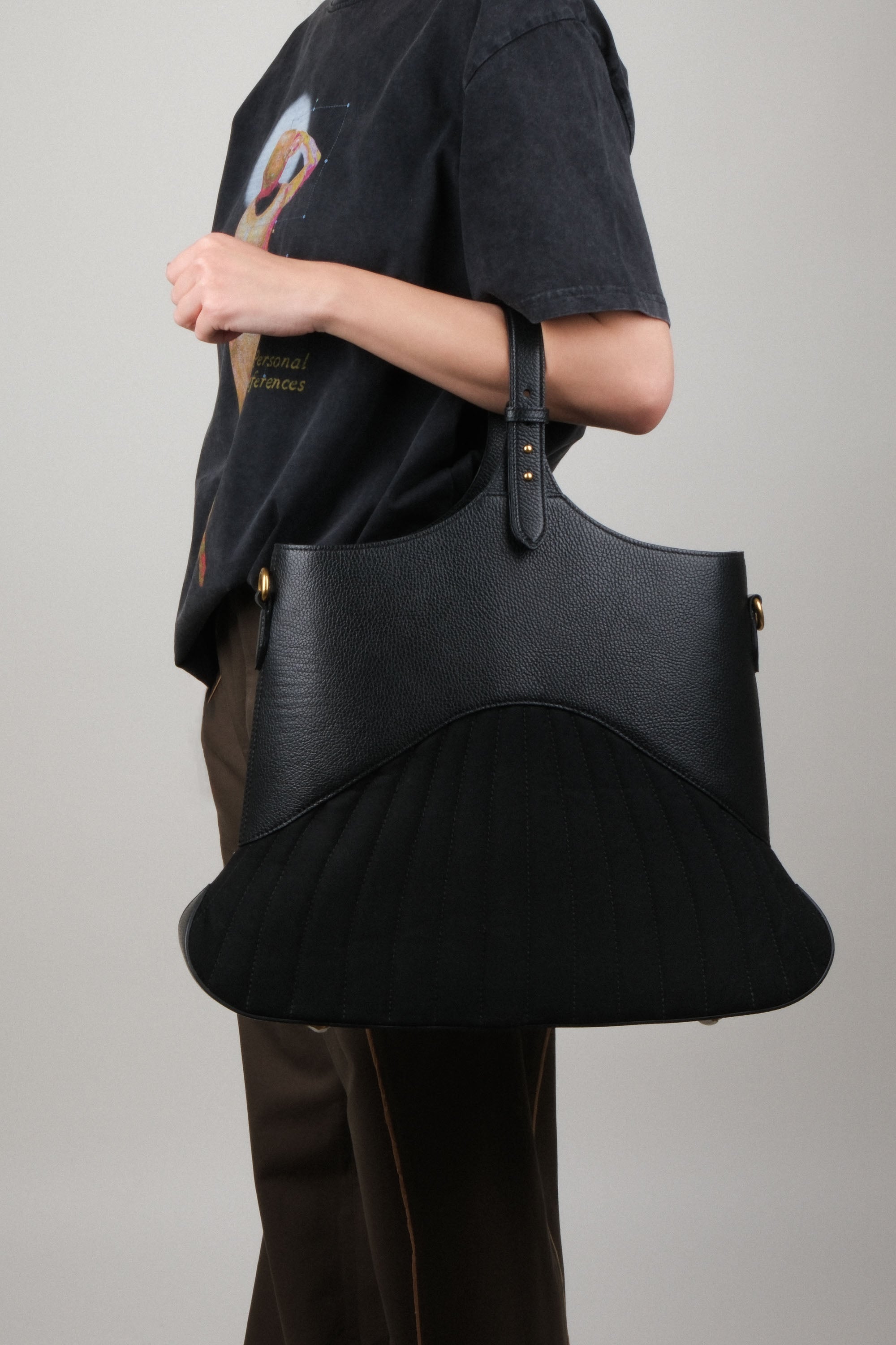 Black Gallery Bag (Medium)